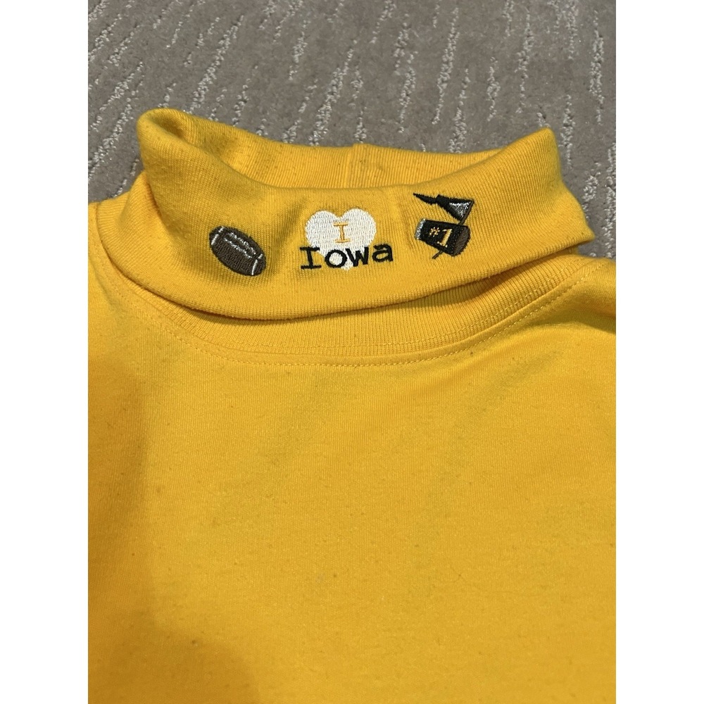 Vintage 90s University of Iowa embroidered turtleneck, size Medium Adult
